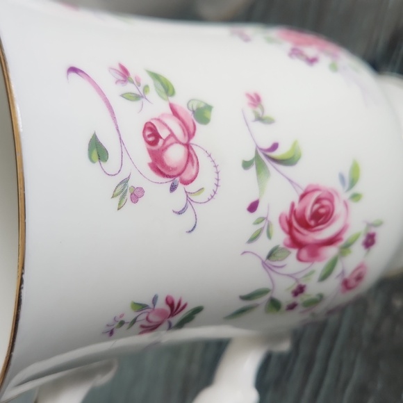 Set Of 2 Royal Victoria Floral Fine Bone China- Pink and White Coffee/Tea Cups - Picture 2 of 10